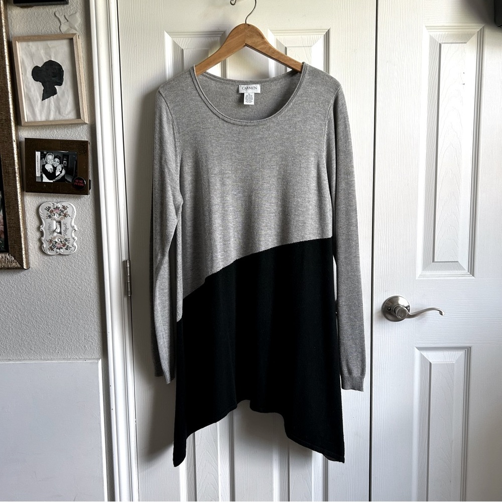 Carmen Marc Valvo gray & black long sleeve asymmetrical lagenlook tunic